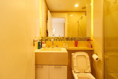 Apartamento à venda com 100m², 3 quartos e 2 vagas Apartamento à venda com 100m², 3 quartos e 2 vagasBanheiro