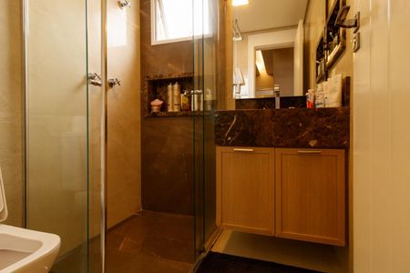 Apartamento à venda com 100m², 3 quartos e 2 vagas Apartamento à venda com 100m², 3 quartos e 2 vagasBanheiro da Suíte