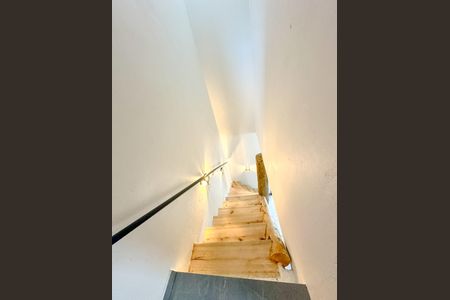 Apartamento para alugar com 50m², 1 quarto e 1 vagaEscada