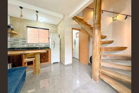 Sala de apartamento para alugar com 1 quarto, 50m² em São João do Rio Vermelho, Florianópolis