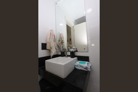 Apartamento à venda com 70m², 2 quartos e sem vagaBanheiro