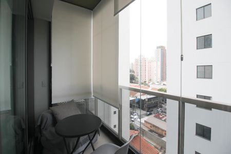 Studio para alugar com 28m², 1 quarto e sem vaga Studio para alugar com 28m², 1 quarto e sem vagaVaranda
