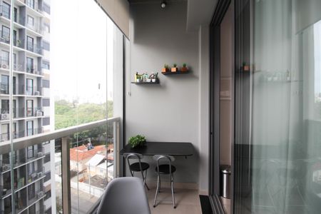 Studio para alugar com 28m², 1 quarto e sem vaga Studio para alugar com 28m², 1 quarto e sem vagaVaranda
