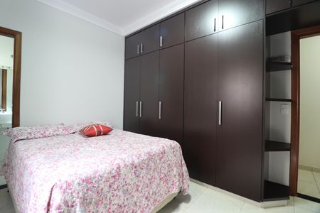 Casa para alugar com 211m², 3 quartos e 2 vagasQuarto 2 - Suíte