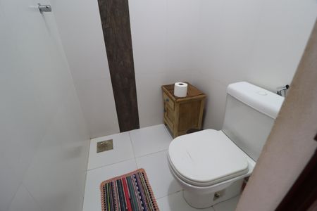 Casa para alugar com 211m², 3 quartos e 2 vagasBanheiro da varanda