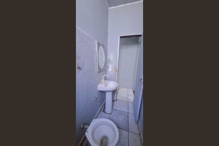 Casa para alugar com 45m², 1 quarto e 1 vaga Casa para alugar com 45m², 1 quarto e 1 vagaBanheiro