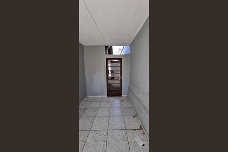 Casa para alugar com 45m², 1 quarto e 1 vaga Casa para alugar com 45m², 1 quarto e 1 vagaGaragem
