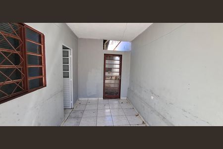 Casa para alugar com 45m², 1 quarto e 1 vaga Casa para alugar com 45m², 1 quarto e 1 vagaGaragem