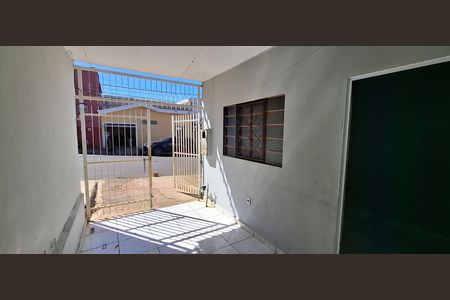 Casa para alugar com 45m², 1 quarto e 1 vaga Casa para alugar com 45m², 1 quarto e 1 vagaGaragem