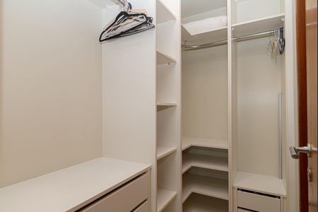 Apartamento para alugar com 42m², 1 quarto e 1 vaga Apartamento para alugar com 42m², 1 quarto e 1 vagaCloset da Suíte
