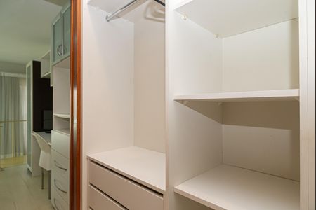 Apartamento para alugar com 42m², 1 quarto e 1 vaga Apartamento para alugar com 42m², 1 quarto e 1 vagaCloset da Suíte