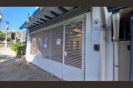 Casa para alugar com 250m², 3 quartos e 2 vagas Casa para alugar com 250m², 3 quartos e 2 vagasFachada + Plaquinha