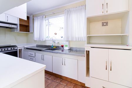 Casa para alugar com 250m², 3 quartos e 2 vagas Casa para alugar com 250m², 3 quartos e 2 vagasCozinha