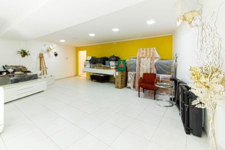 Casa para alugar com 250m², 3 quartos e 2 vagas Casa para alugar com 250m², 3 quartos e 2 vagasSalão