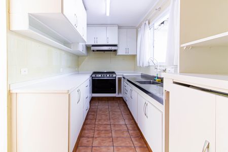 Casa para alugar com 250m², 3 quartos e 2 vagas Casa para alugar com 250m², 3 quartos e 2 vagasCozinha