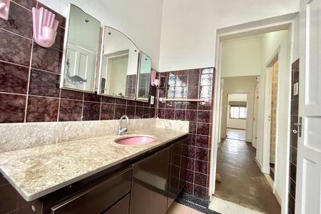 Casa para alugar com 300m², 3 quartos e 2 vagas Casa para alugar com 300m², 3 quartos e 2 vagasBanheiro 2