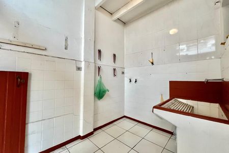 Casa para alugar com 300m², 3 quartos e 2 vagas Casa para alugar com 300m², 3 quartos e 2 vagasÁrea de Serviço