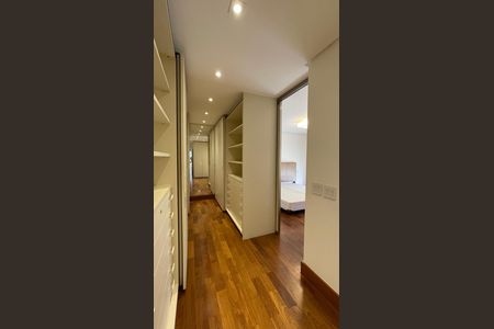 Apartamento à venda com 250m², 3 quartos e 4 vagas