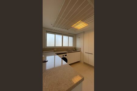 Apartamento à venda com 250m², 3 quartos e 4 vagas