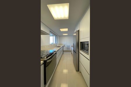 Apartamento à venda com 250m², 3 quartos e 4 vagas