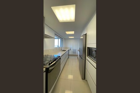 Apartamento à venda com 250m², 3 quartos e 4 vagas