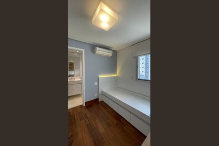 Apartamento à venda com 250m², 3 quartos e 4 vagas