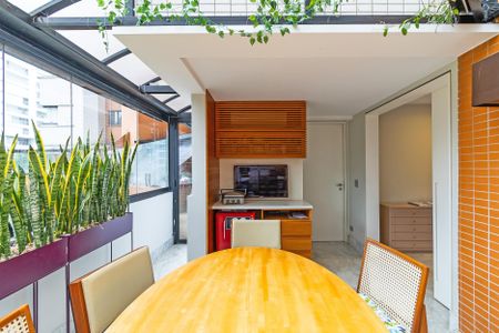 Apartamento à venda com 206m², 3 quartos e 4 vagas