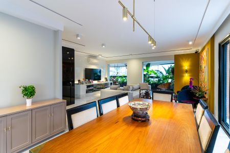 Apartamento à venda com 206m², 3 quartos e 4 vagas