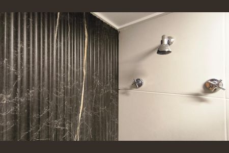 Banheiro de kitnet/studio para alugar com 1 quarto, 23m² em Paraíso, São Paulo