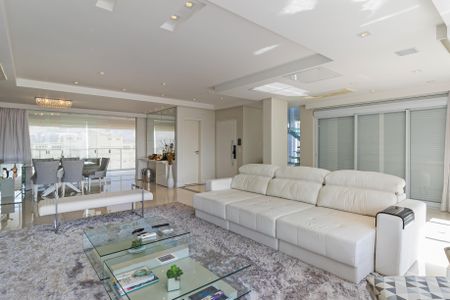 Apartamento à venda com 335m², 3 quartos e 6 vagasSala 1