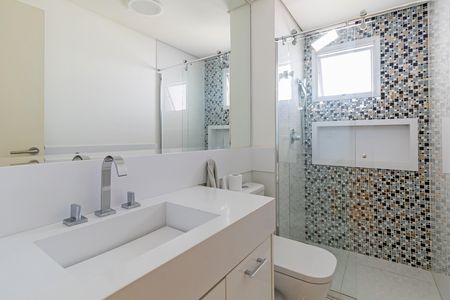 Apartamento à venda com 335m², 3 quartos e 6 vagasBanheiro da Suíte 3