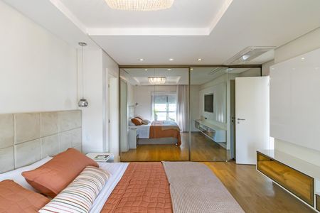 Apartamento à venda com 335m², 3 quartos e 6 vagas Suíte 1