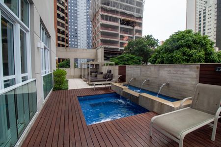 Apartamento para alugar com 100m², 1 quarto e 1 vaga Apartamento para alugar com 100m², 1 quarto e 1 vagaÁrea comum - Piscina