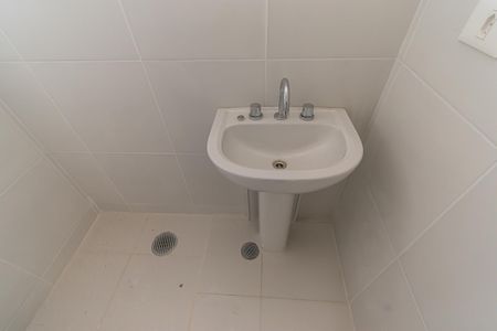 Apartamento à venda com 64m², 3 quartos e 1 vaga Apartamento à venda com 64m², 3 quartos e 1 vagaBanheiro da Suíte