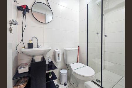 Banheiro de apartamento para alugar com 1 quarto, 30m² em Jardim Caravelas, São Paulo