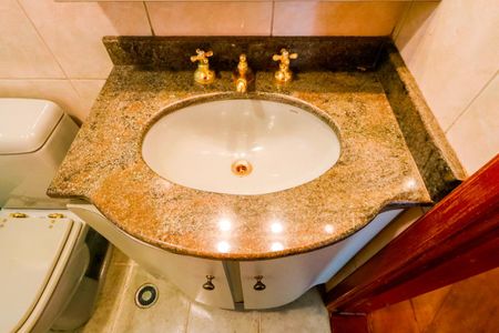 Apartamento para alugar com 100m², 3 quartos e 2 vagasBanheiro social