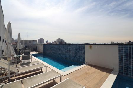 Apartamento à venda com 29m², 1 quarto e sem vaga Apartamento à venda com 29m², 1 quarto e sem vagaÁrea comum - Piscina