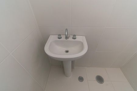 Apartamento à venda com 64m², 3 quartos e 1 vaga Apartamento à venda com 64m², 3 quartos e 1 vagaBanheiro 2