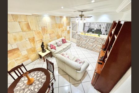 Casa para alugar com 72m², 2 quartos e 1 vaga Casa para alugar com 72m², 2 quartos e 1 vagaSala