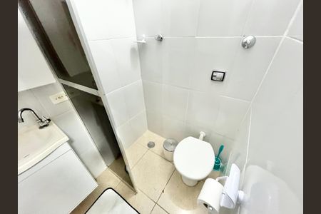 Casa para alugar com 72m², 2 quartos e 1 vaga Casa para alugar com 72m², 2 quartos e 1 vagaBanheiro de serviço