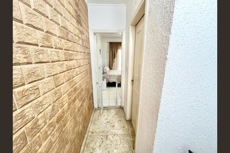 Casa para alugar com 72m², 2 quartos e 1 vaga Casa para alugar com 72m², 2 quartos e 1 vagaCorredor