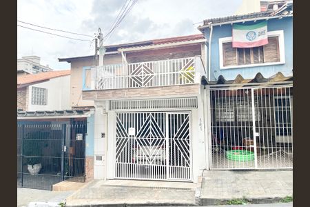 Casa para alugar com 72m², 2 quartos e 1 vaga Casa para alugar com 72m², 2 quartos e 1 vagaFachada
