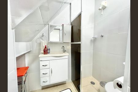 Casa para alugar com 72m², 2 quartos e 1 vaga Casa para alugar com 72m², 2 quartos e 1 vagaBanheiro de serviço