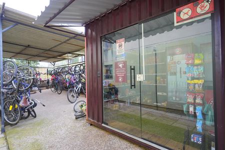 Apartamento à venda com 42m², 2 quartos e 1 vaga Apartamento à venda com 42m², 2 quartos e 1 vagaMarket e bicicletário