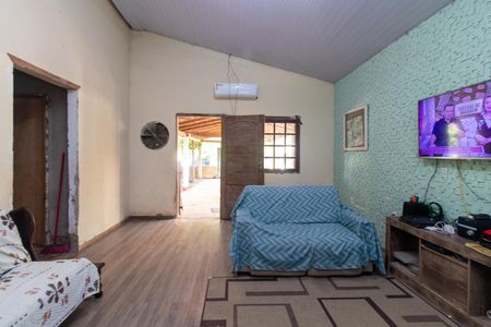 Sala de casa à venda com 3 quartos, 490m² em Hípica, Porto Alegre