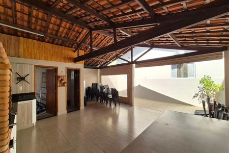 Casa para alugar com 250m², 3 quartos e 4 vagasÁrea comum - Churrasqueira