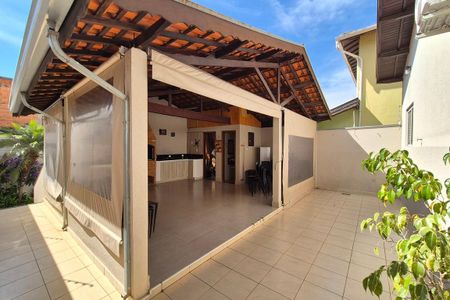 Casa para alugar com 250m², 3 quartos e 4 vagasQuintal 