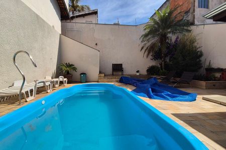 Casa para alugar com 250m², 3 quartos e 4 vagasÁrea comum - Piscina
