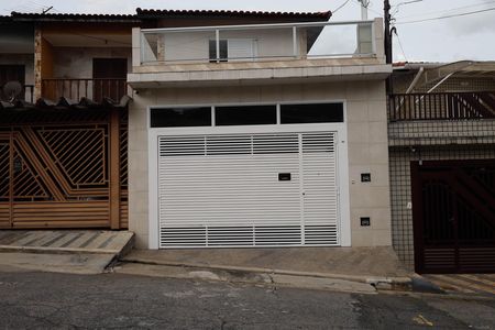 Fachada  de casa à venda com 4 quartos, 195m² em Vila Constança, São Paulo