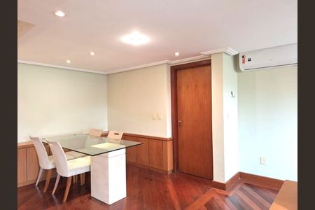 Apartamento à venda com 114m², 3 quartos e 2 vagas Apartamento à venda com 114m², 3 quartos e 2 vagasSala